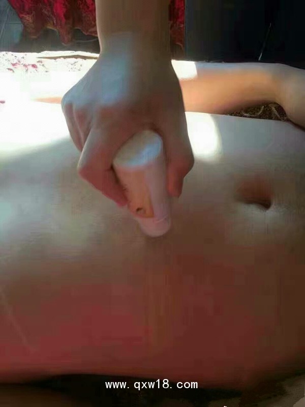 郭老道艾灸液生產(chǎn)廠家|風(fēng)濕灸液噴劑滾珠瓶生產(chǎn)廠家