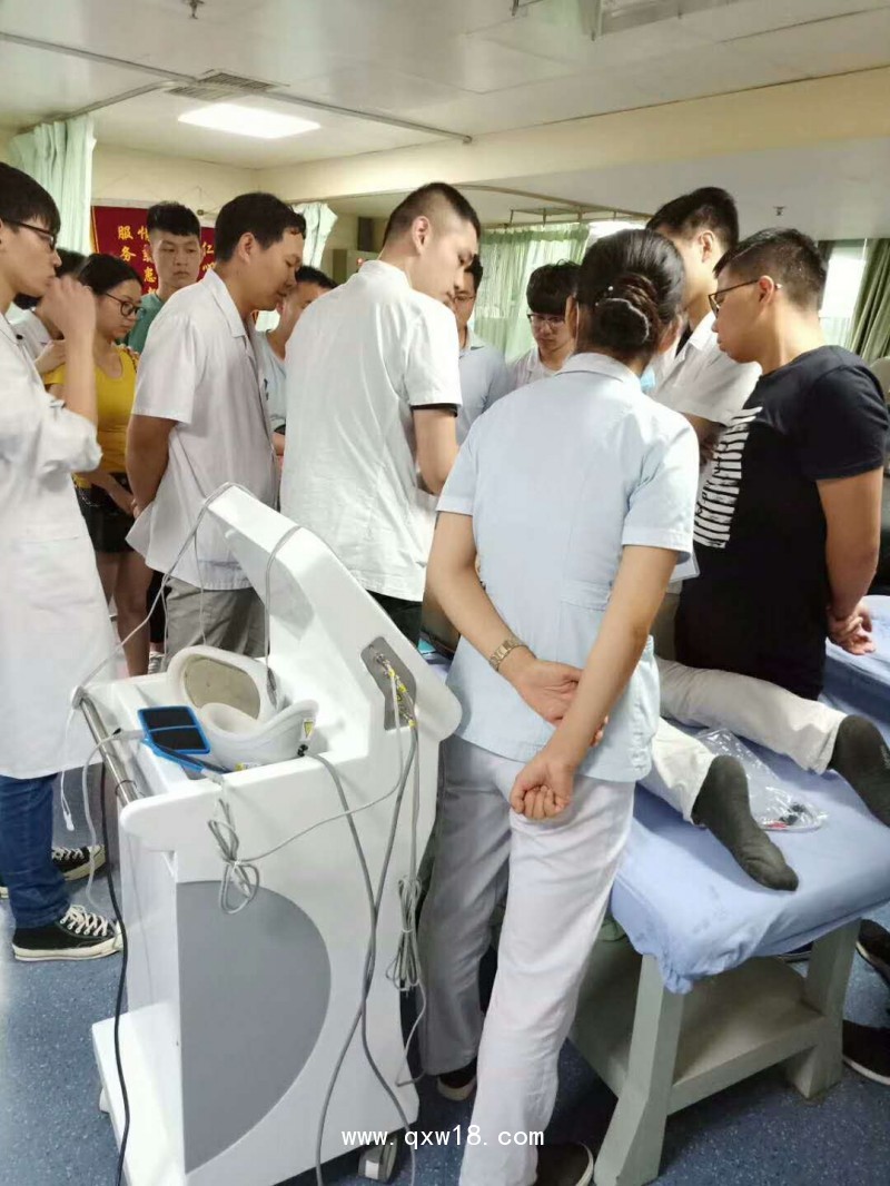 頸腰椎綜合治療儀