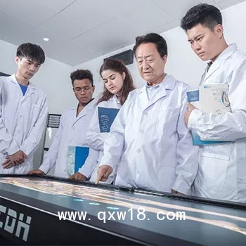 易創(chuàng) ECDH數字人體虛擬教學解剖臺一體機醫(yī)教觸控模擬設備