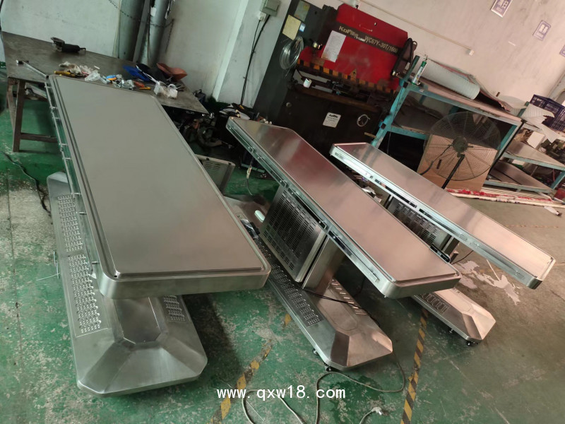 學(xué)校實(shí)驗(yàn)室物理制冷解剖臺(tái)醫(yī)療設(shè)備法醫(yī)不銹鋼手術(shù)解剖臺(tái)制冷冰床