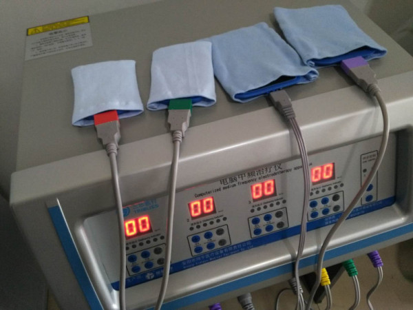 開推拿加盟店用離子導(dǎo)入治療儀