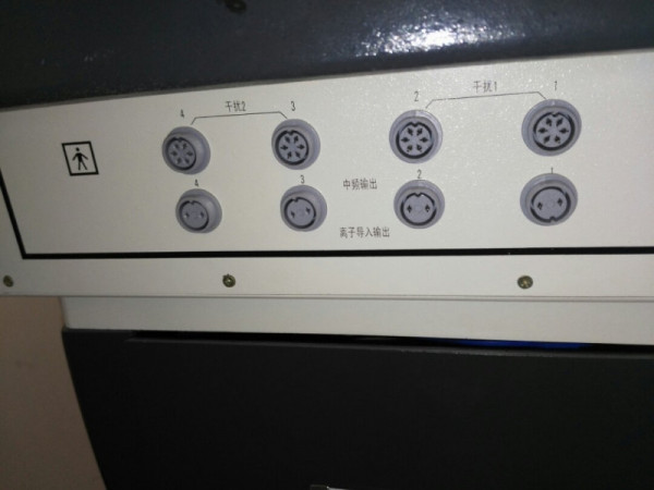 多功能四路離子導(dǎo)入治療儀