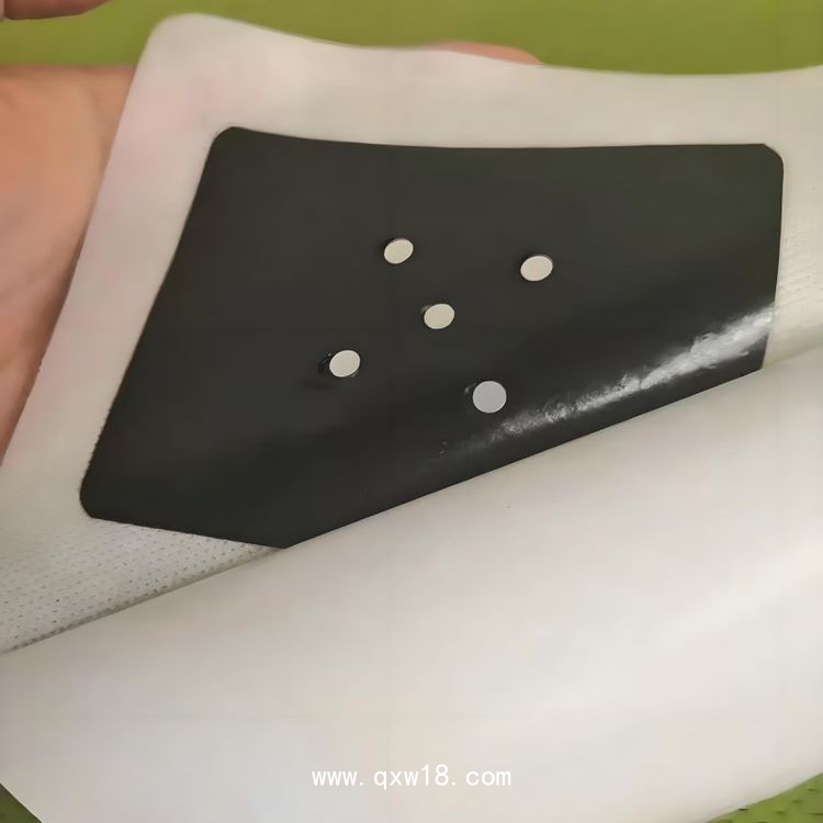 磁療貼 黑膏藥廠家批發(fā) 電商藥店醫(yī)院理療店一手貨源 膏藥貼牌定制 山東九興藥業(yè)